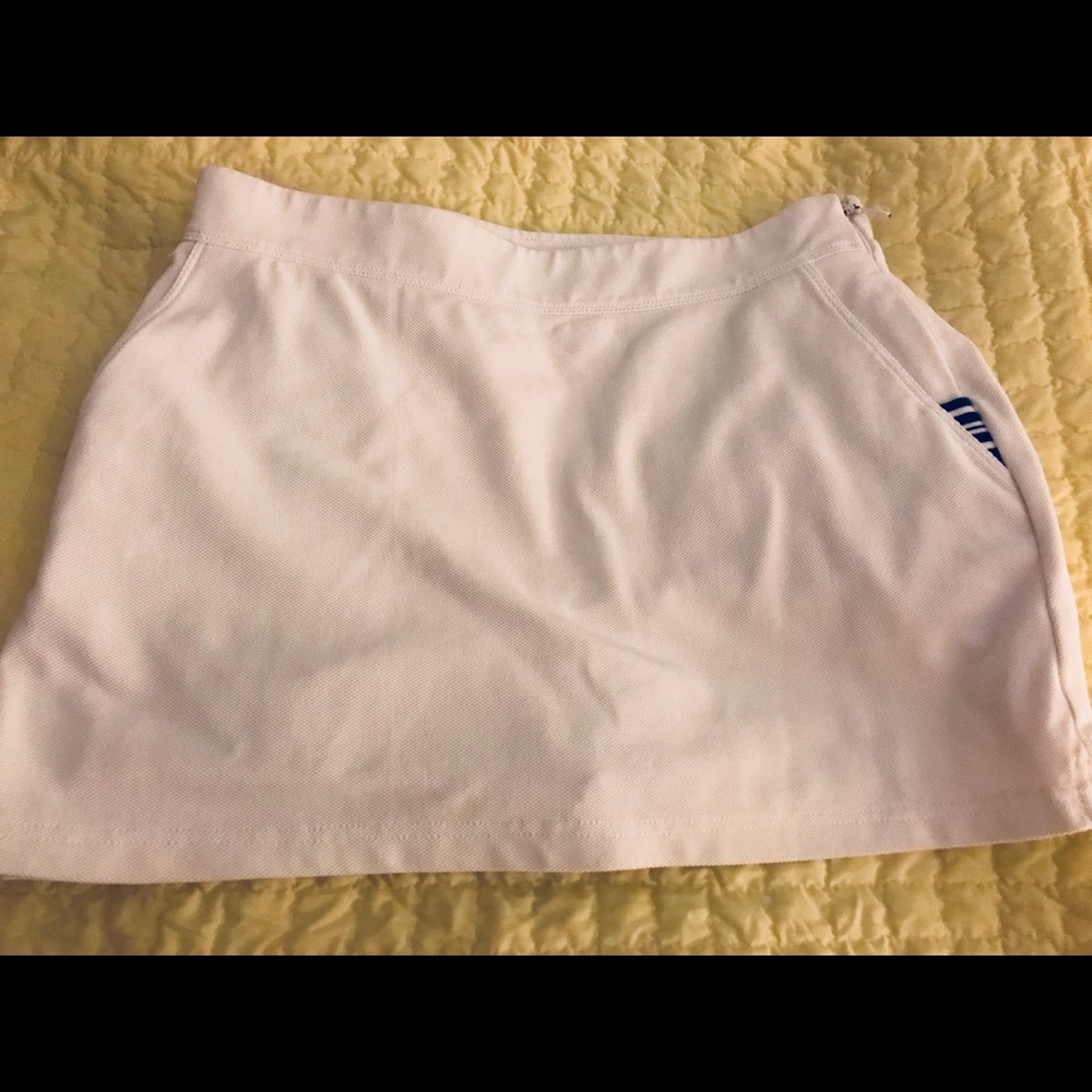 Vineyard Vines performance skort.